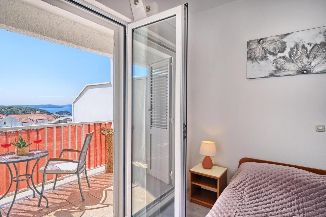 Apartments Irena Hvar Town Bagian luar foto