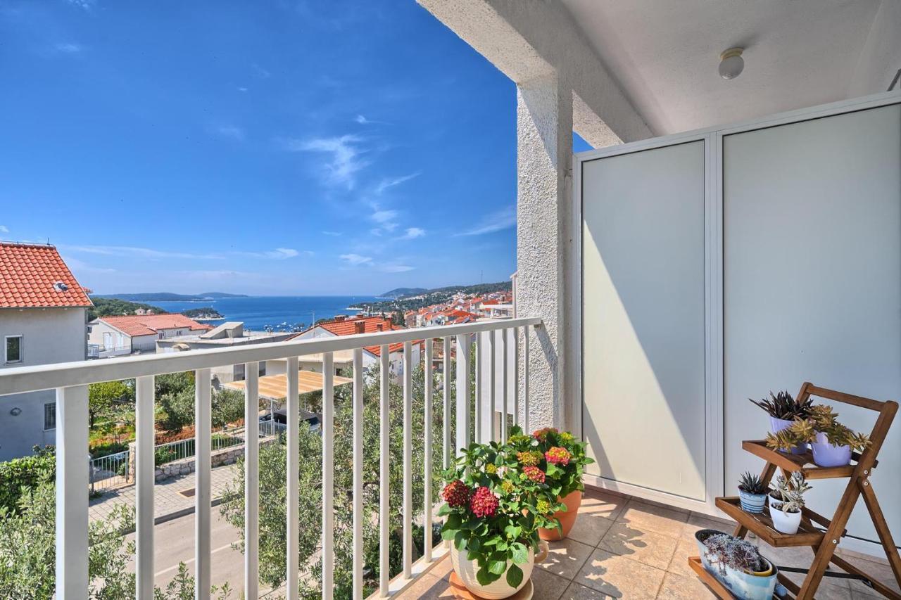 Apartments Irena Hvar Town Bagian luar foto
