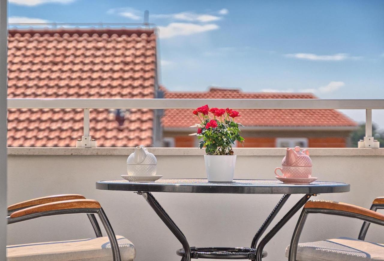 Apartments Irena Hvar Town Bagian luar foto