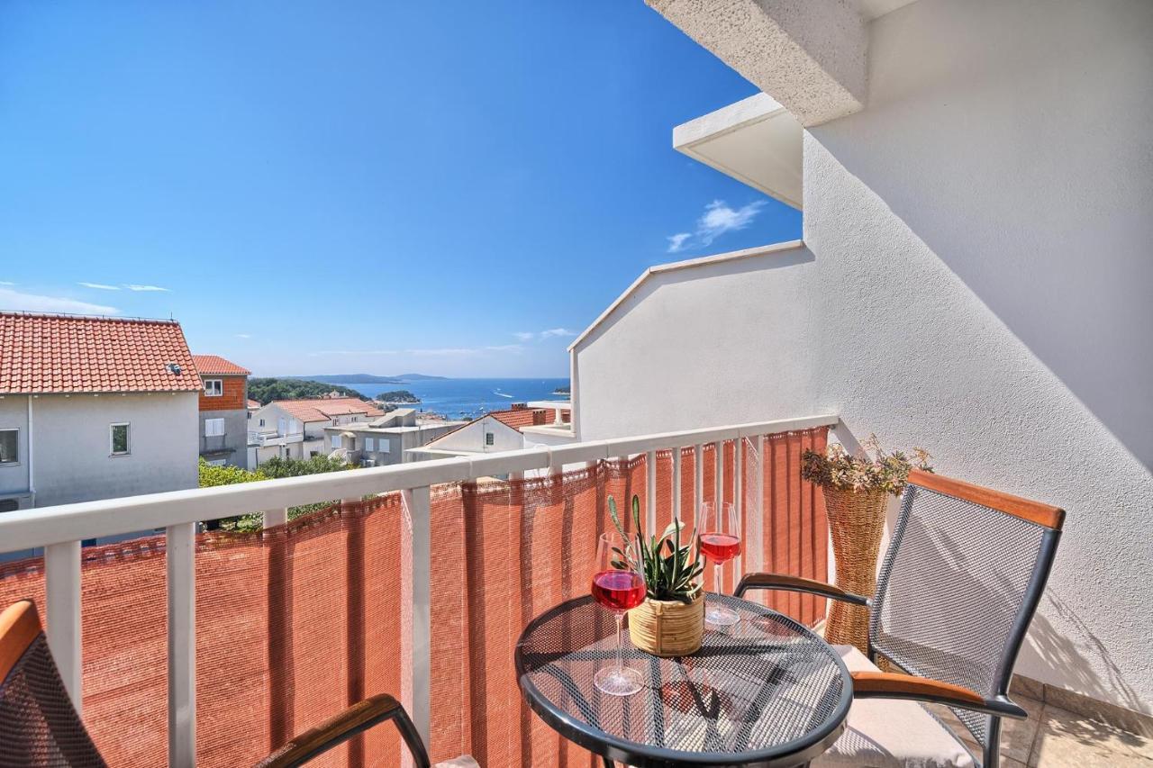 Apartments Irena Hvar Town Bagian luar foto