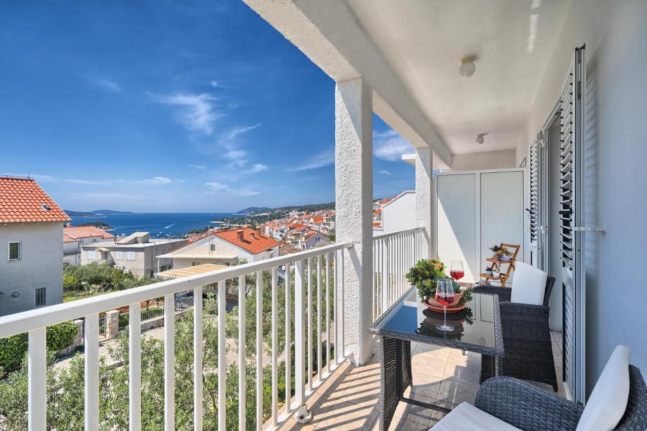 Apartments Irena Hvar Town Bagian luar foto